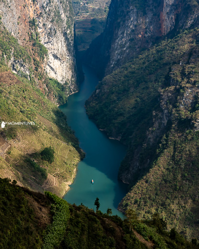 The Nho Que river running through a gorge