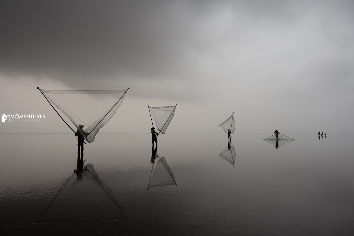 The landscape of the infinite sea of Hung Yen